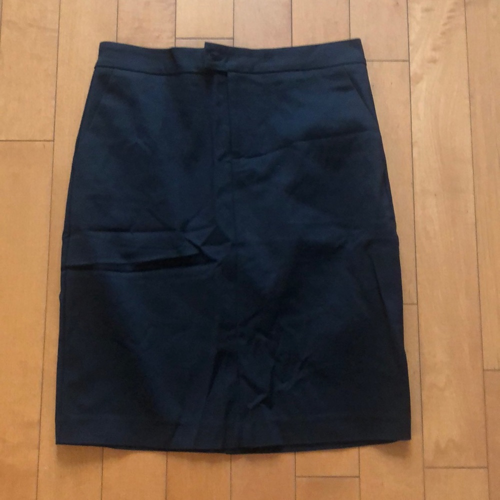 Slip-proof skirt